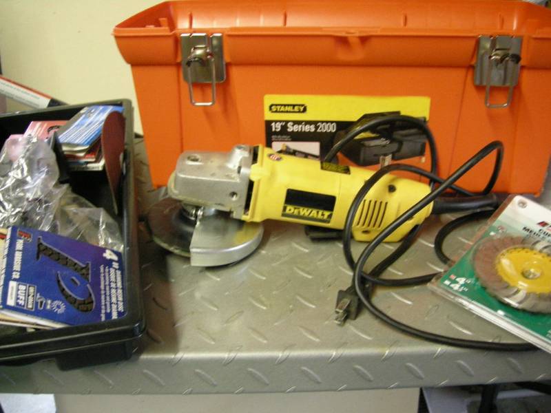 lot 25 image: DeWalt 4-12 Grinder Kit