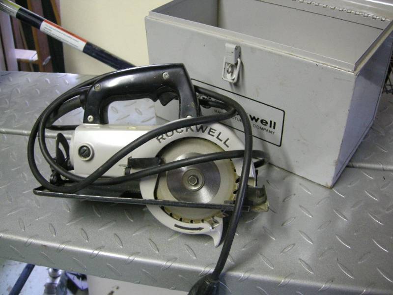 lot 27 image: Rockwell 4-12 Trim Saw