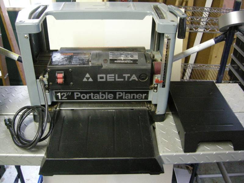 lot 31 image: Delta 12 Portable Planer