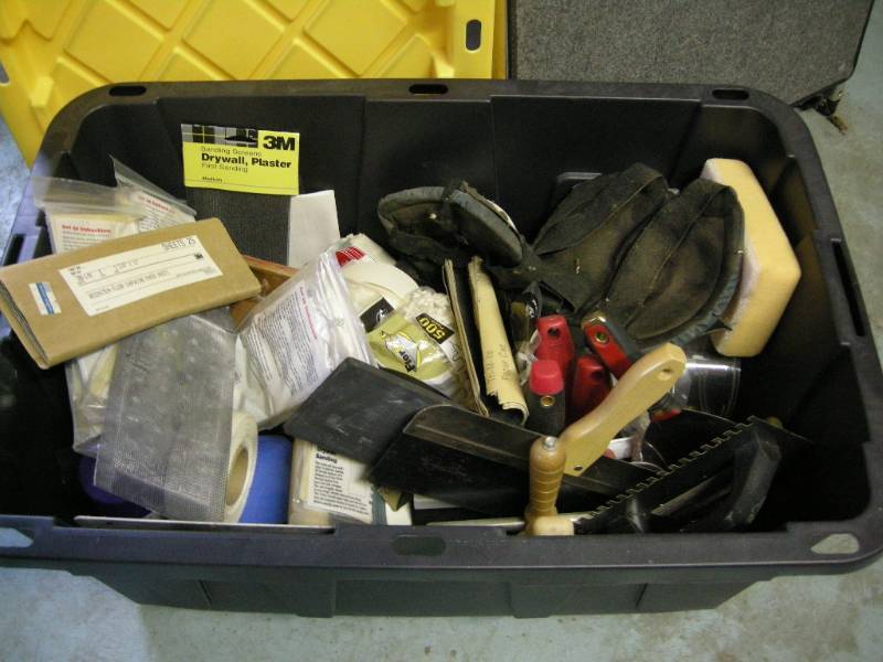 lot 43 image: Group Drywall and Tile Tools
