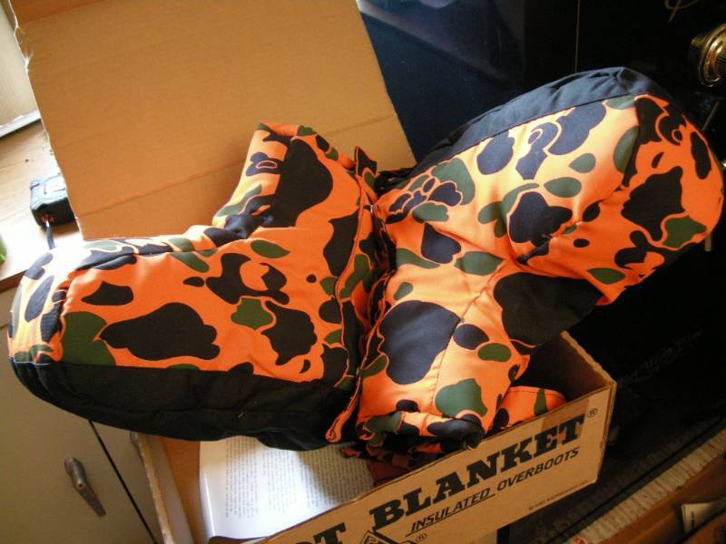lot 53 image: Ice Breaker Insulated Overboots