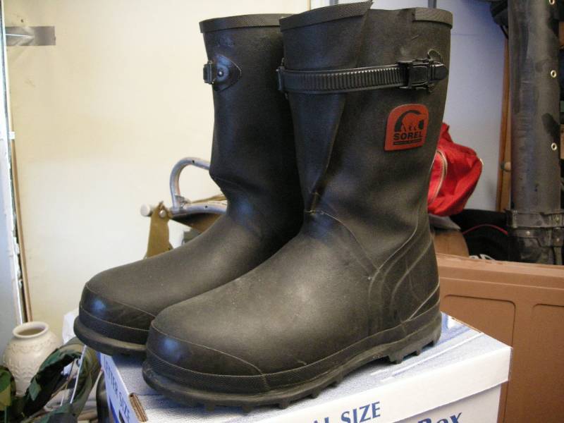 lot 60 image: Sorel Sz 12 Boots
