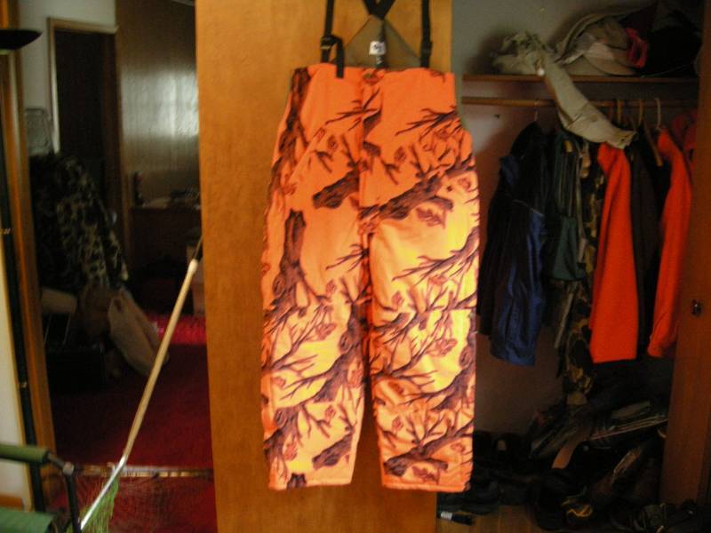 lot 63 image: Columbia XL Bib Overalls