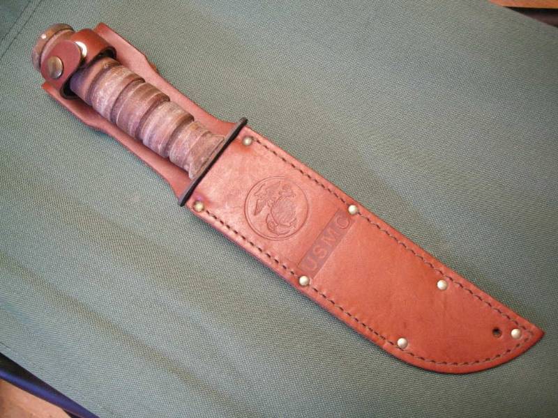 lot 74 image: Vintage USMC Knife