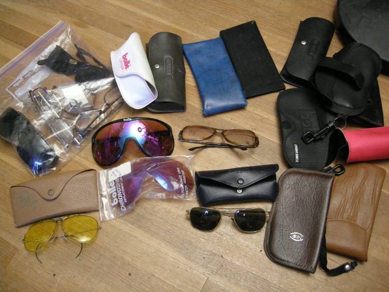 lot 114 image: Vintage Eye Glasses - Ray Ban