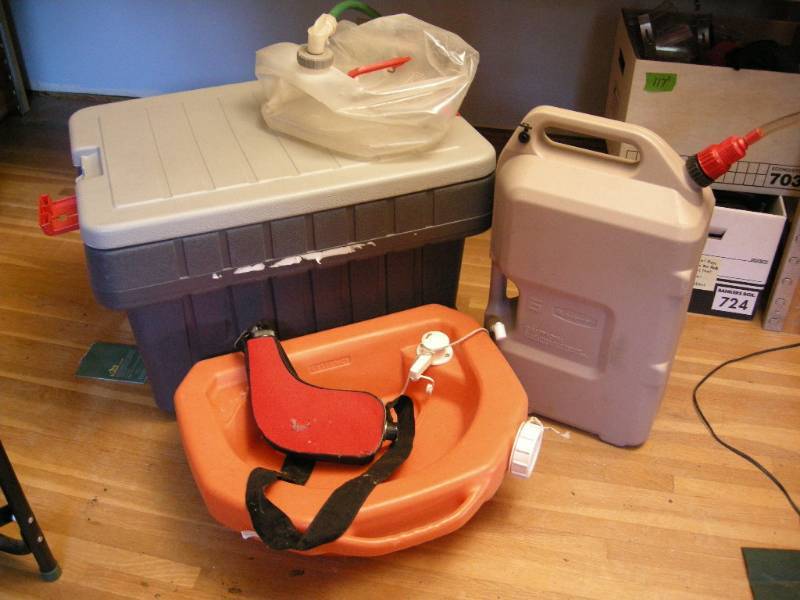 lot 120 image: Plastic Containers