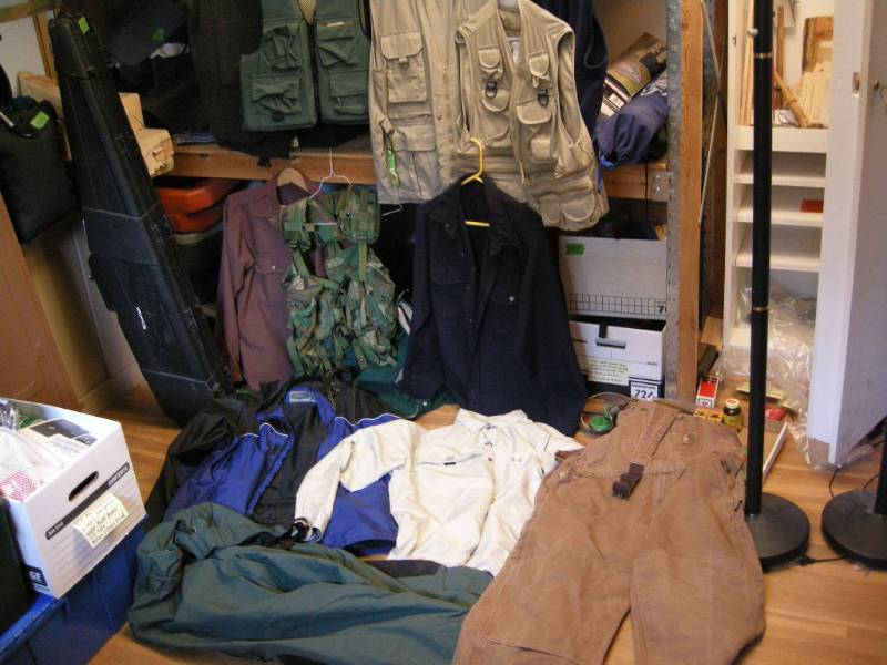 lot 135 image: Mens Outdoor Clothing