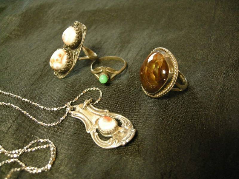 lot 162 image: Vintage Sterling Rings, Necklace