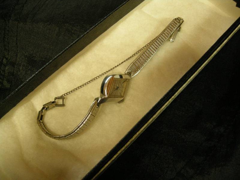 lot 163 image: Womans Wittnauer 10k Watch