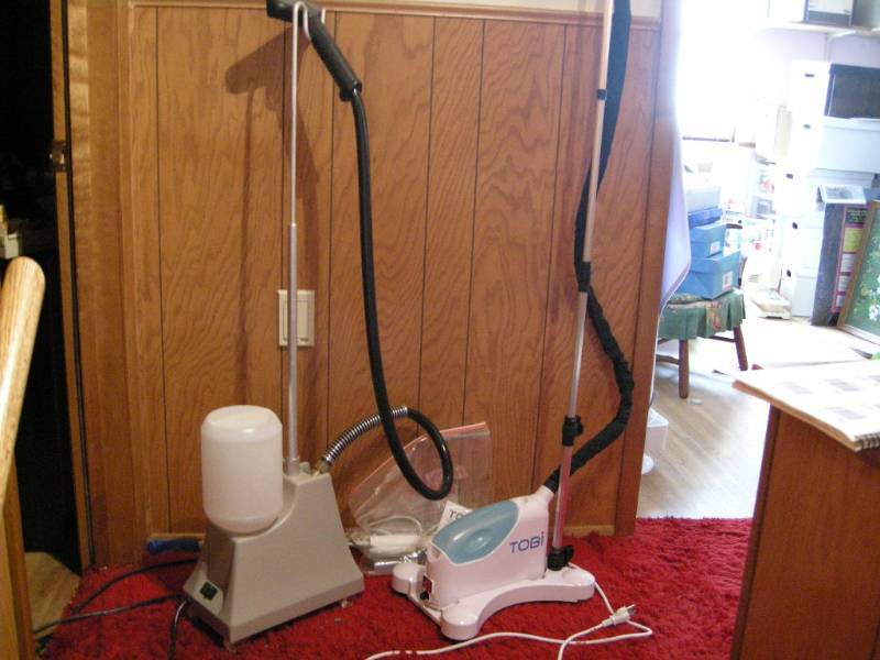 lot 173 image: 2 Garment Steamers