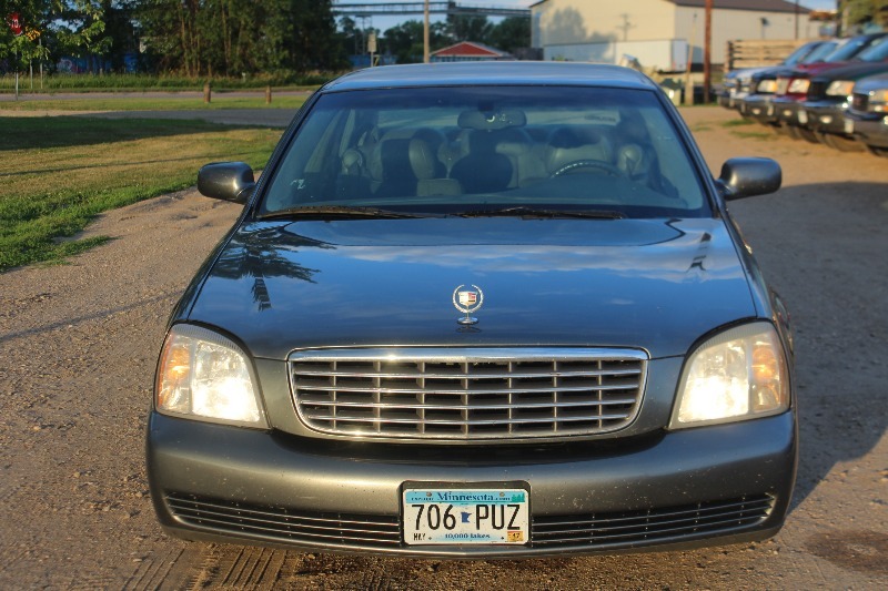 lot 1653 image: 2004 Cadillac DeVille
