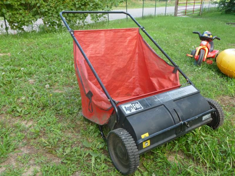 lot 5 image: Lawn Sweeper