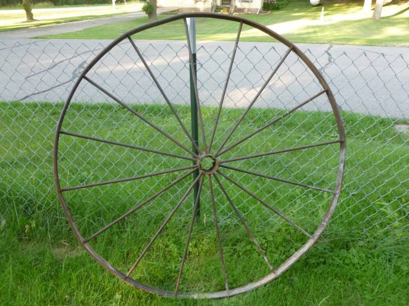 lot 7 image: Antique Steel Wheel