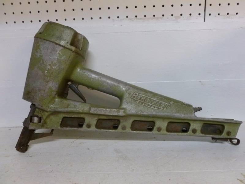 lot 19 image: Framing Nailer