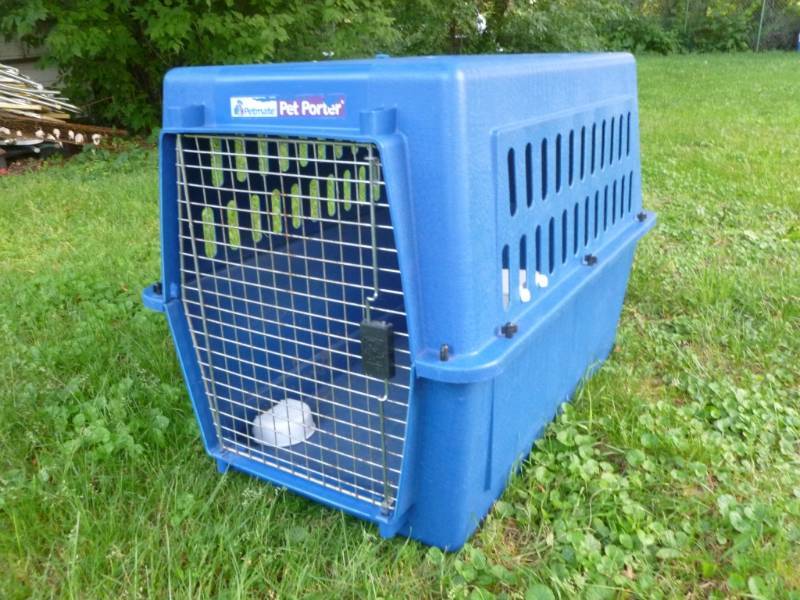 lot 23 image: Pet Mate Dog Kennel