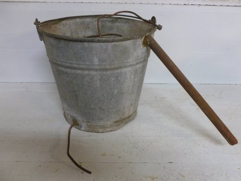 lot 26 image: Vintage Still Bucket
