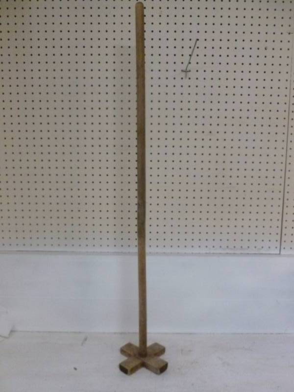 lot 40 image: Antique Churn Dasher