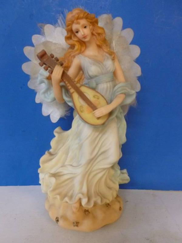 lot 43 image: Serephina Angel