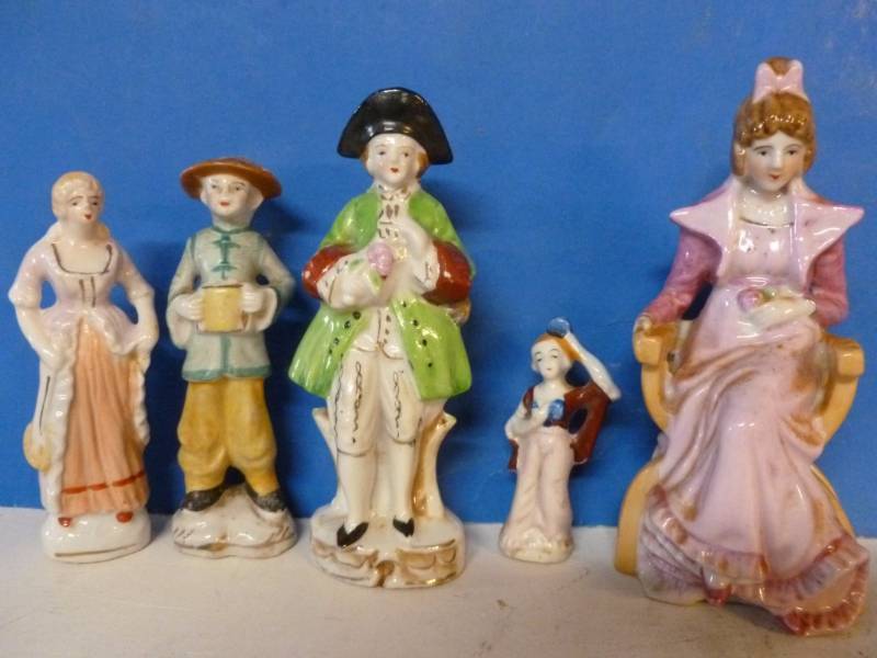lot 62 image: Vintage Porcelain Figurines