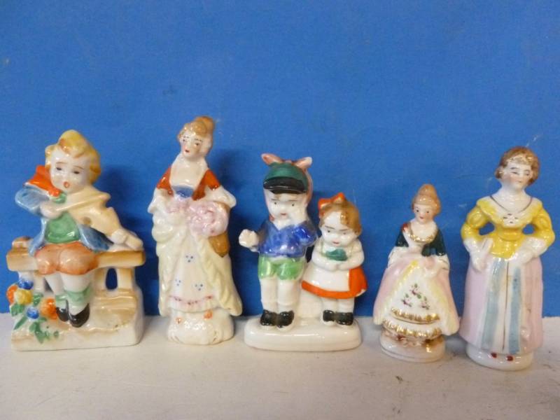 lot 64 image: Vintage Porcelain Figurines
