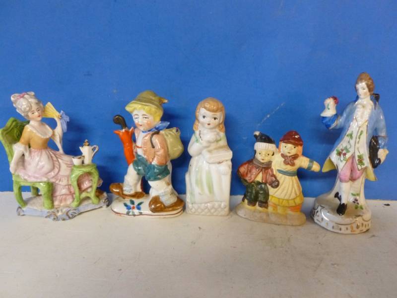 lot 66 image: Vintage Porcelain Figurines