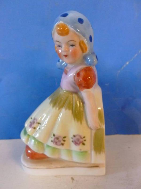 lot 68 image: Vintage Occupied Japan