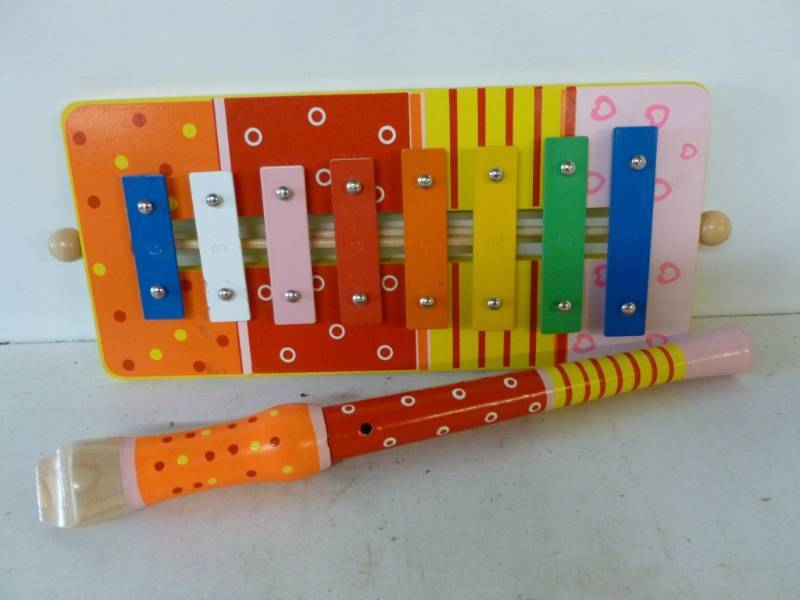 lot 82 image: Musical