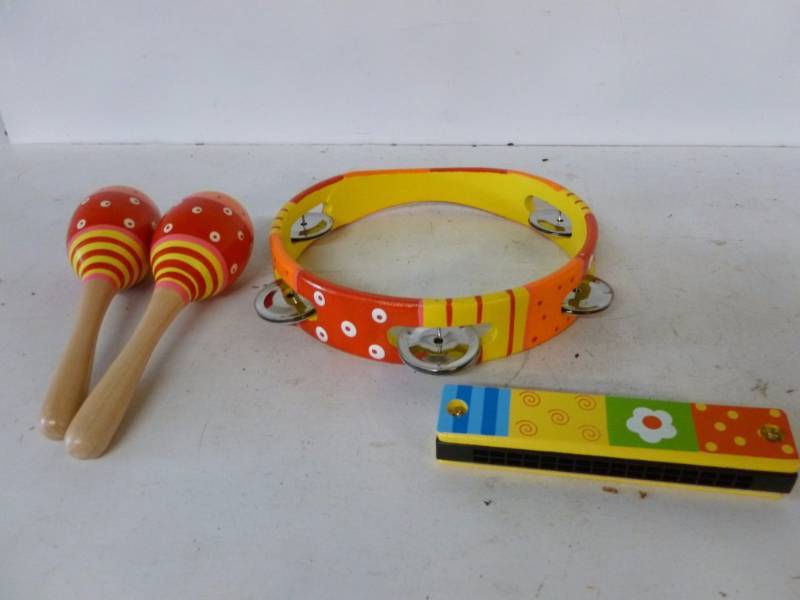 lot 83 image: Musical