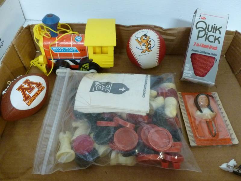 lot 89 image: Vintage Toys