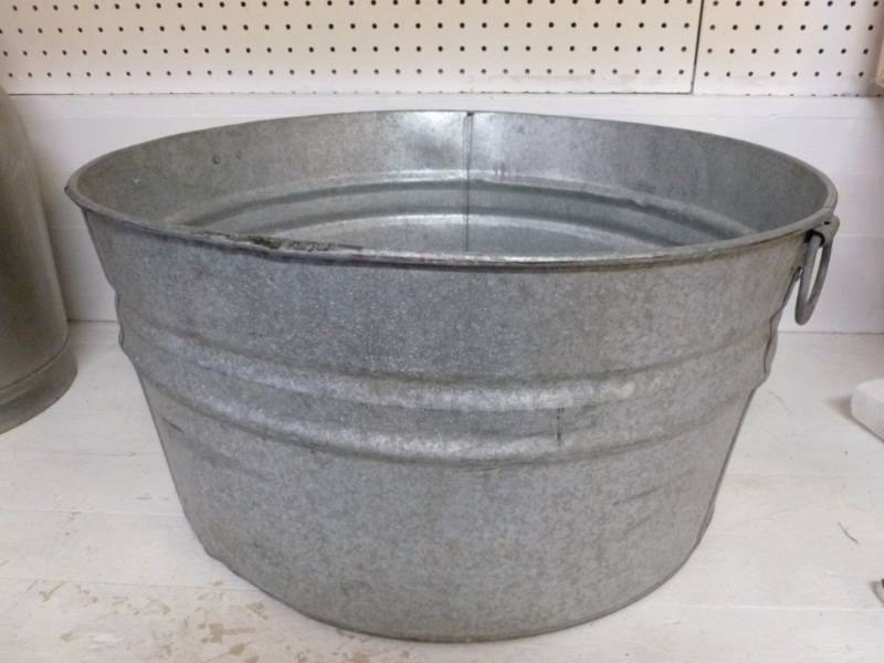 lot 109 image: Vintage Wash Tub