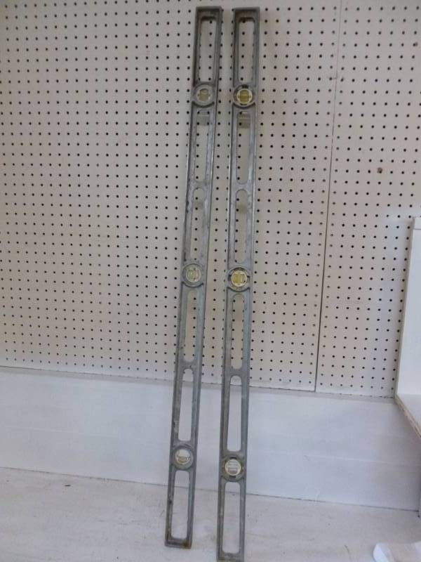 lot 114 image: Aluminum Levels