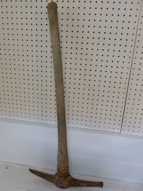 lot 116 image: Vintage Pick Ax