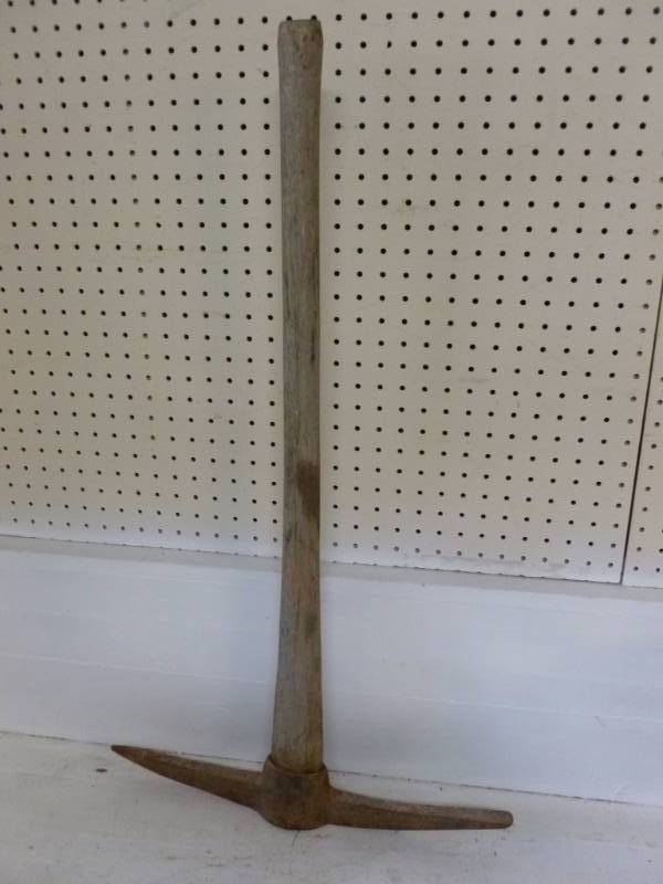 lot 117 image: Vintage Pick Ax