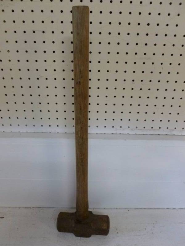 lot 120 image: Sledge Hammer