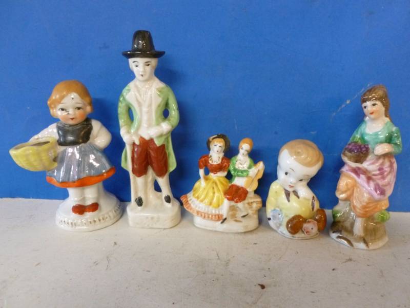 lot 138 image: Vintage Porcelain Figurines