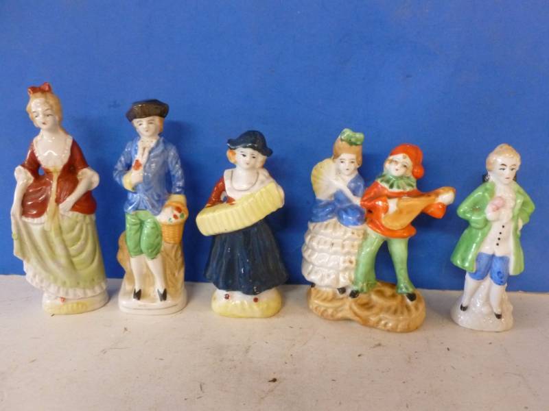 lot 140 image: Vintage Porcelain Figurines
