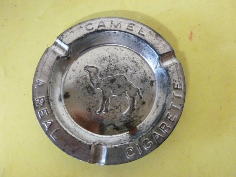 lot 141 image: Vintage Camel Ashtray