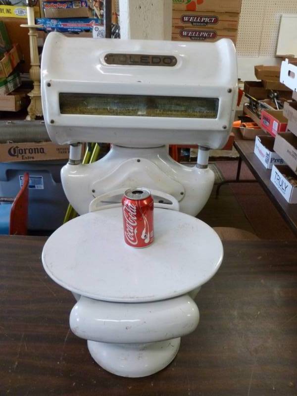 lot 151 image: Vintage Toledo Scale