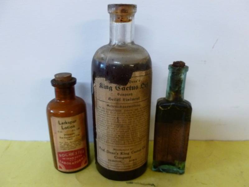 lot 164 image: Antique Pharmaceutical