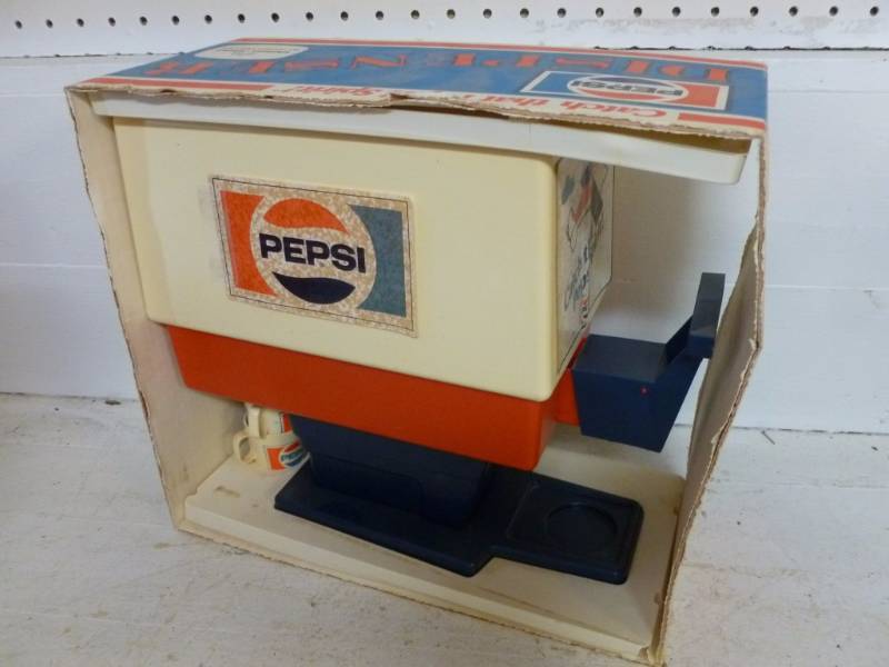 lot 169 image: Vintage Pepsi-Cola