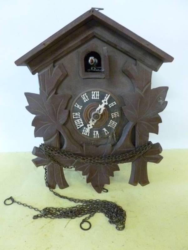 lot 174 image: Coo-Coo Clock