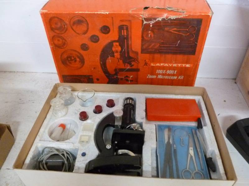 lot 178 image: Microscope Set