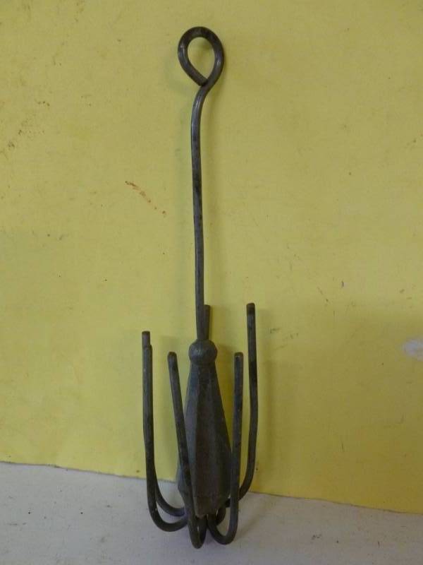 lot 195 image: Vintage Fishing