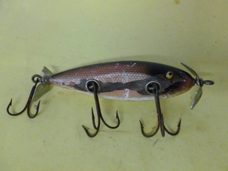 lot 197 image: Vintage Fishing Bait