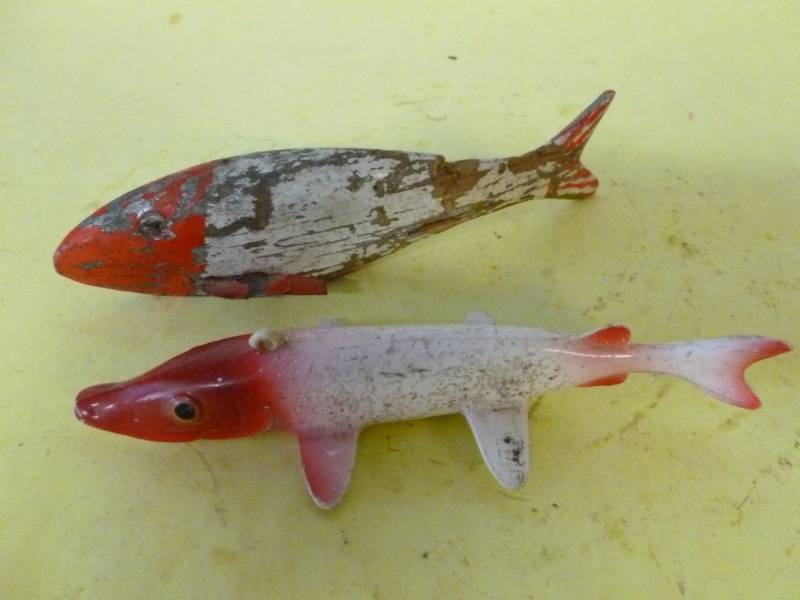 lot 199 image: Vintage Spearing Decoy