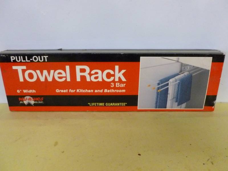 lot 210 image: Towel Rack