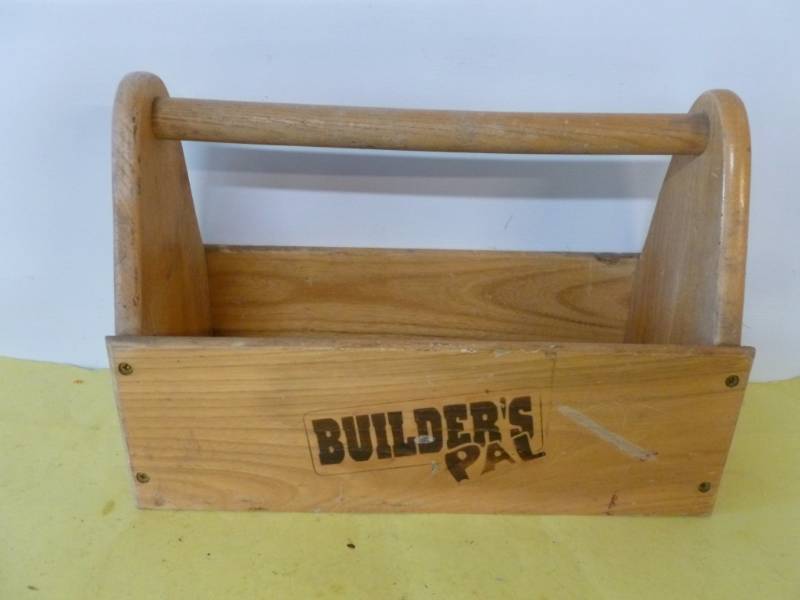 lot 239 image: Carpenters Box