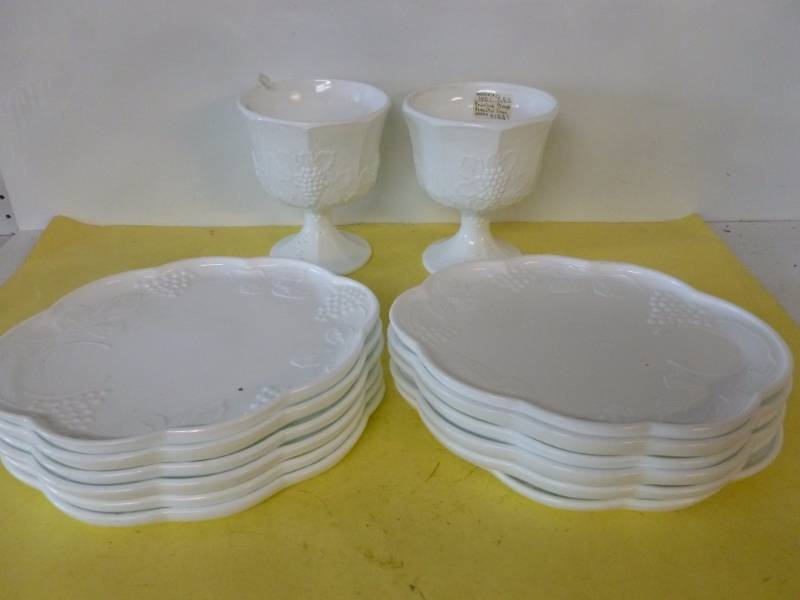 lot 243 image: Vintage Westmoreland Milk Glass