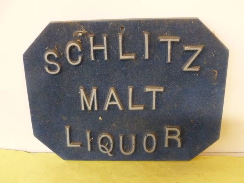 lot 252 image: Beer Collectible