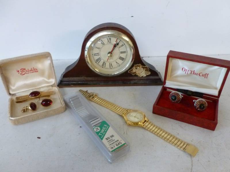 lot 285 image: Vintage Jewelry